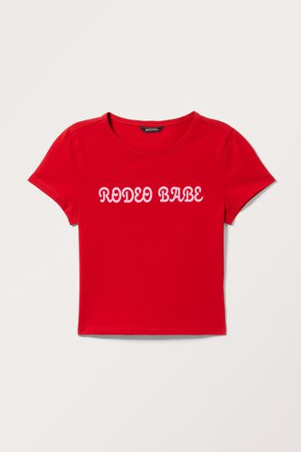 Kurzes T-Shirt - Rot - Monki - Modalova
