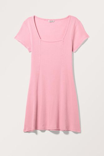 Geripptes T-Shirt-Kleid Mit Eckigem Ausschnitt - Rosa - Monki - Modalova