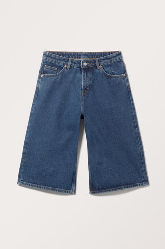 Lockere Jeansshorts Mit Niedrigem Bund - Blau - Monki - Modalova