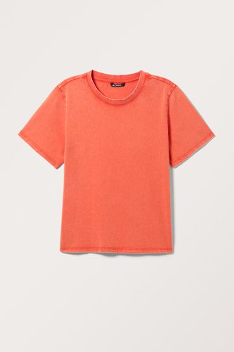 Kurzarm-T-Shirt Mit Normaler Passform - Rot - Monki - Modalova