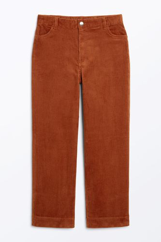 Gerade Geschnittene Cordhose Mit Normalem Bund - Orange - Monki - Modalova