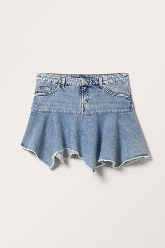 Asymmetrischer Denim-Minirock - Blau - Monki - Modalova