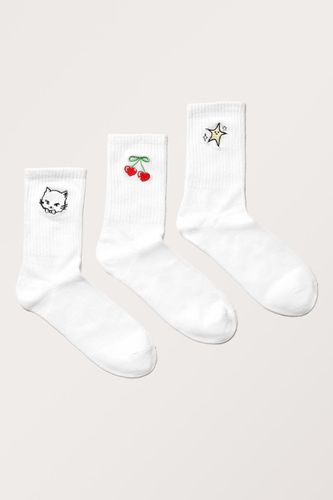 Er-Pack Bestickte Socken - Weiß - Monki - Modalova