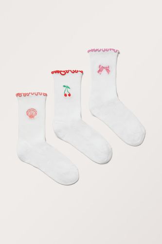 Er-Pack Bestickte Socken - Weiß - Monki - Modalova