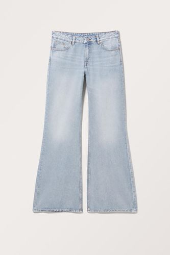 Weite Jeans Kiri Mit Schlag Und Niedriger Taille. - Blau - Monki - Modalova