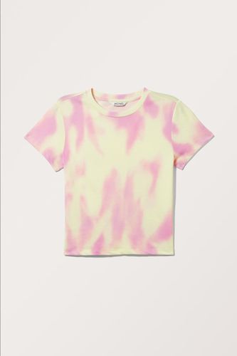 Bedrucktes T-Shirt Im Schrumpf-Look - Rosa - Monki - Modalova