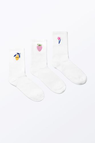 Er-Pack Bestickte Socken - Weiß - Monki - Modalova