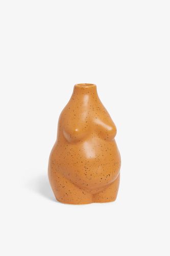 Kerzenhalter Aus Porzellan In Form Eines Oberkörpe - Mehrfarbig - Monki - Modalova