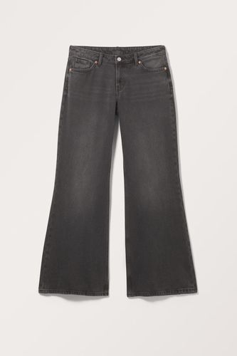 Weite Jeans Kiri Mit Schlag Und Niedriger Taille. - Schwarz - Monki - Modalova