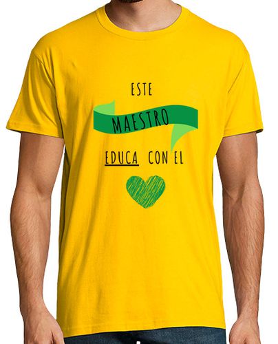 Camiseta Este maestro educa con el corazón - latostadora.com - Modalova