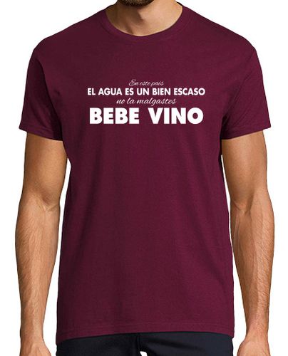 Camiseta Bebe Vino. Camiseta hombre. Fondos oscuros - latostadora.com - Modalova