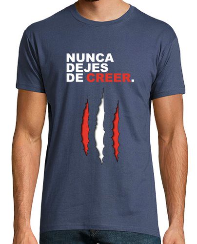 Camiseta Nunca Dejes de Creer - latostadora.com - Modalova