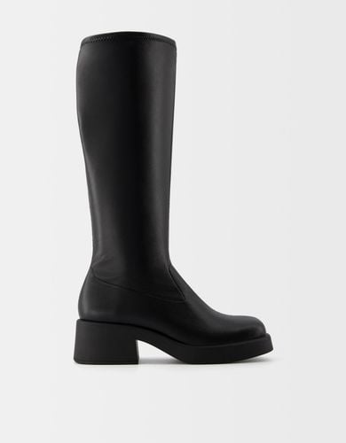 Bota Plana Ajustada Mujer 36 - Bershka - Modalova