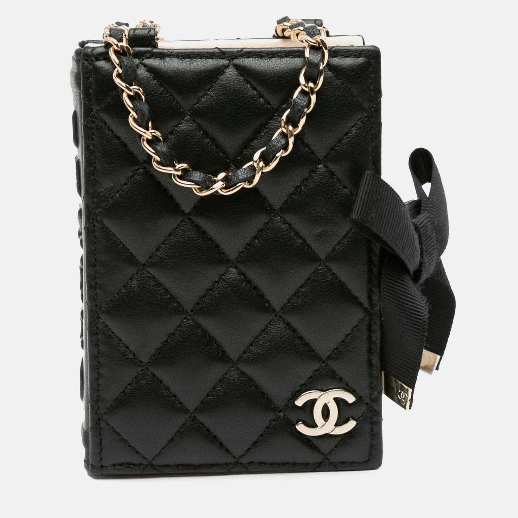 Book Card Holder Chain Quilted Lambskin Shoulder Bag - Chanel - Modalova