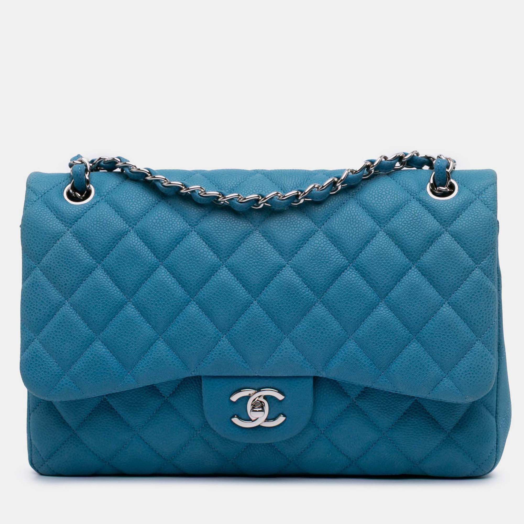 Classic Double Flap Jumbo Caviar Shoulder Bag - Chanel - Modalova