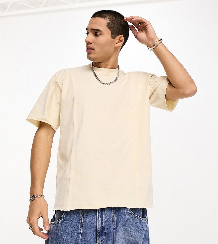 T-shirt beige con cuciture a vista - In esclusiva per ASOS - Calvin Klein Jeans - Modalova