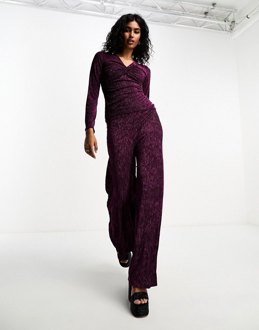 Pantaloni a fondo ampio plissé metallizzati color lampone in coordinato - Closet London - Modalova