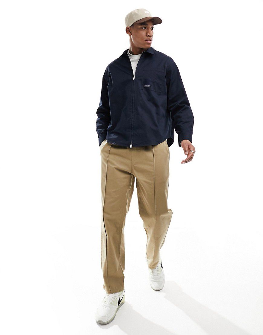 Camicia giacca ampia con zip sul davanti ed etichetta del logo sulla tasca - Armani Exchange - Modalova