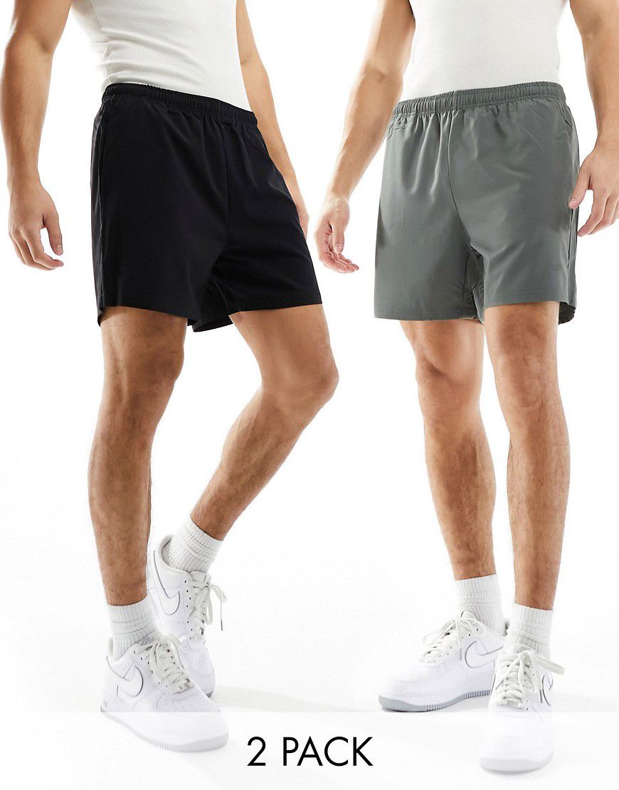 Pantaloncini da allenamento da 13 cm quick dry neri e grigi - ASOS - Modalova