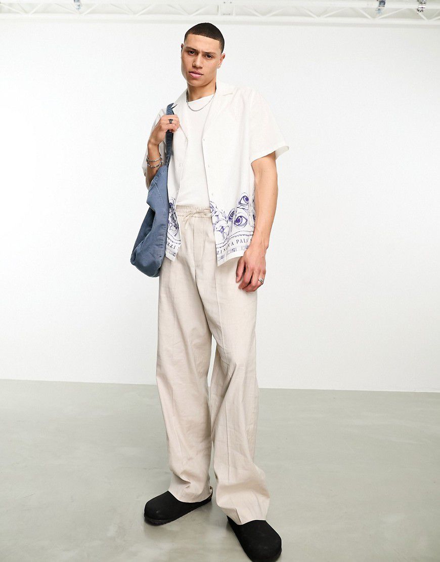 Camicia comoda in misto lino color fungo con stampa sui bordi e rever pronunciato - ASOS DESIGN - Modalova