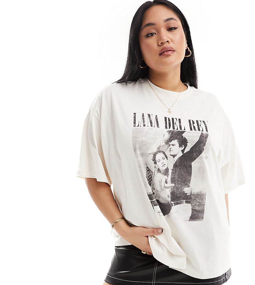 ASOS DESIGN Curve - T-shirt oversize color crema con grafica "Lana Del Rey" su licenza - ASOS Curve - Modalova