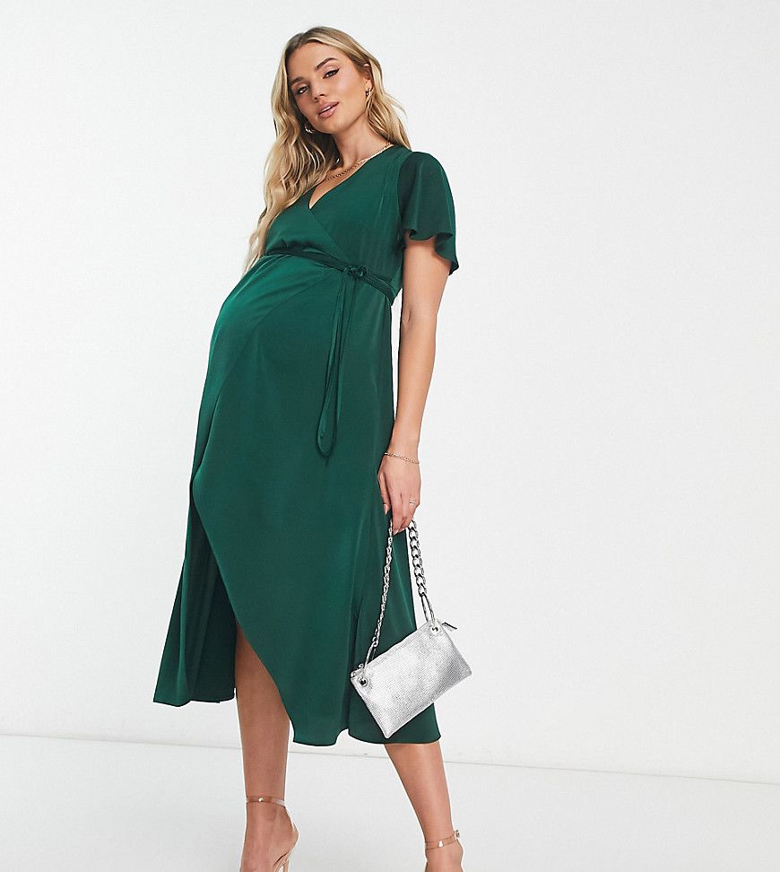 ASOS DESIGN Maternity - Vestito a portafoglio in raso scuro con taglio sbieco, maniche con volant e allacciatura in vita - ASOS Maternity - Modalova