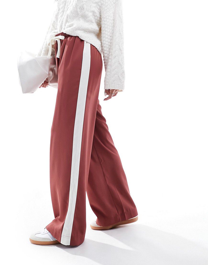 Pantaloni color terracotta con pannello a contrasto - ASOS DESIGN - Modalova