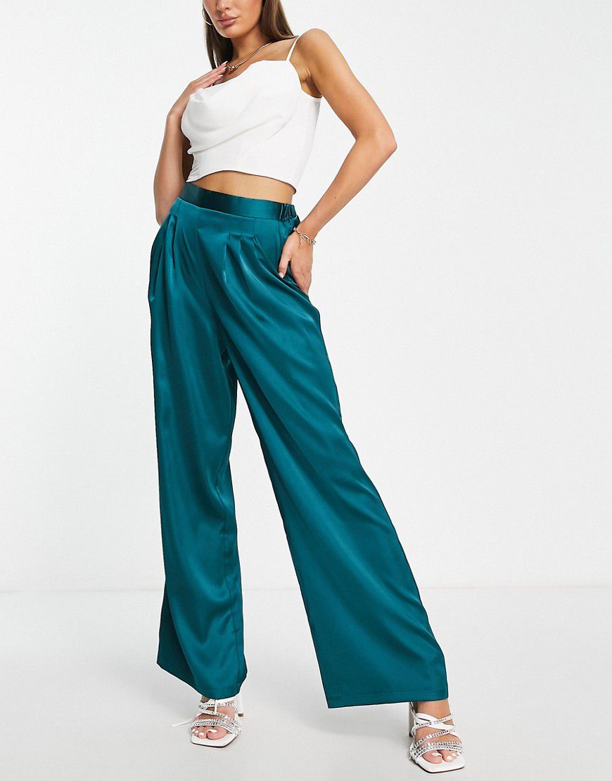 Pantaloni in raso color pino con dettaglio a pieghe - ASOS DESIGN - Modalova