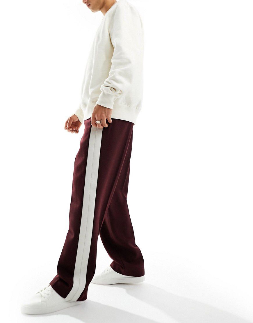 Pantaloni in twill di misto lana eleganti bordeaux con riga laterale - ASOS DESIGN - Modalova