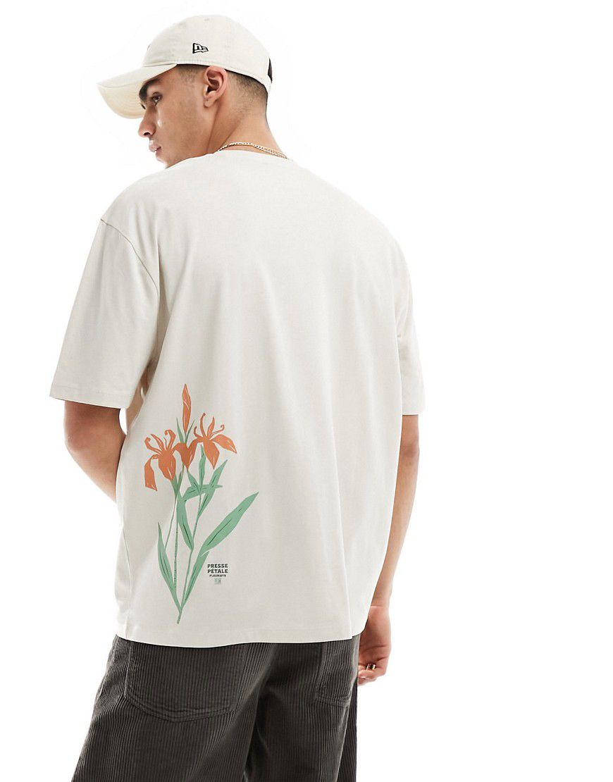 T-shirt oversize beige con stampa di fiori sul lato - ASOS DESIGN - Modalova