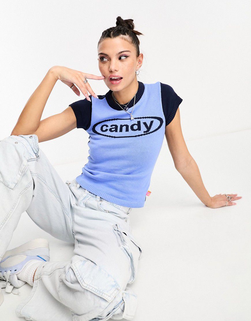 T-shirt ristretta in maglia con scritta "Candy" - Basic Pleasure Mode - Modalova