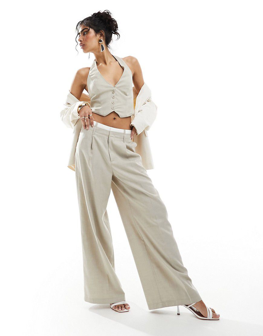 Pantaloni sartoriali a fondo ampio beige chiaro con vita stile boxer - Bershka - Modalova