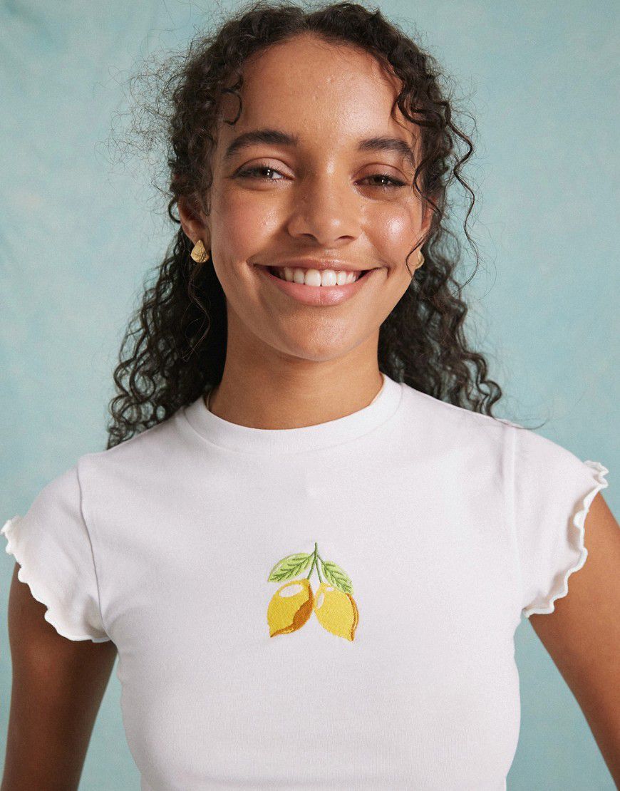 T-shirt con stampa di limoni e bordi a contrasto - Miss Selfridge - Modalova