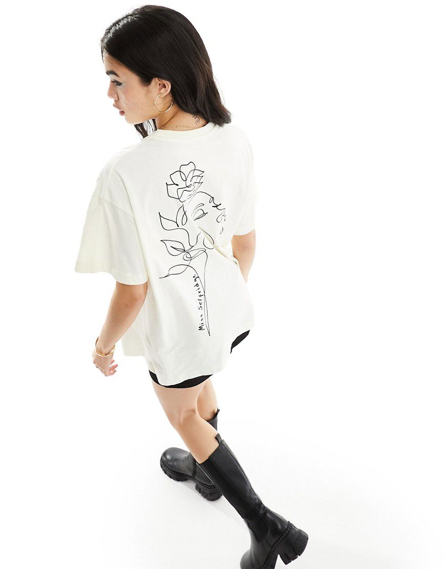 T-shirt oversize crema con grafica stile scarabocchio - Miss Selfridge - Modalova