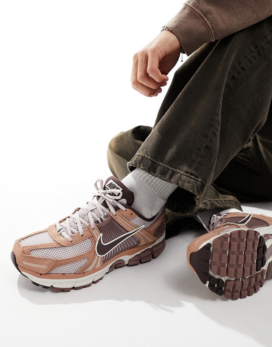 Zoom - Vomero 5 - Sneakers marroni e malva - Nike - Modalova