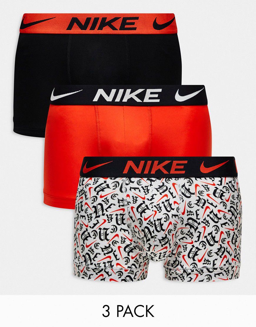 Dri-FIT Essential - Confezione da 3 boxer aderenti in microfibra bianchi, arancioni e con stampa nera - Nike - Modalova