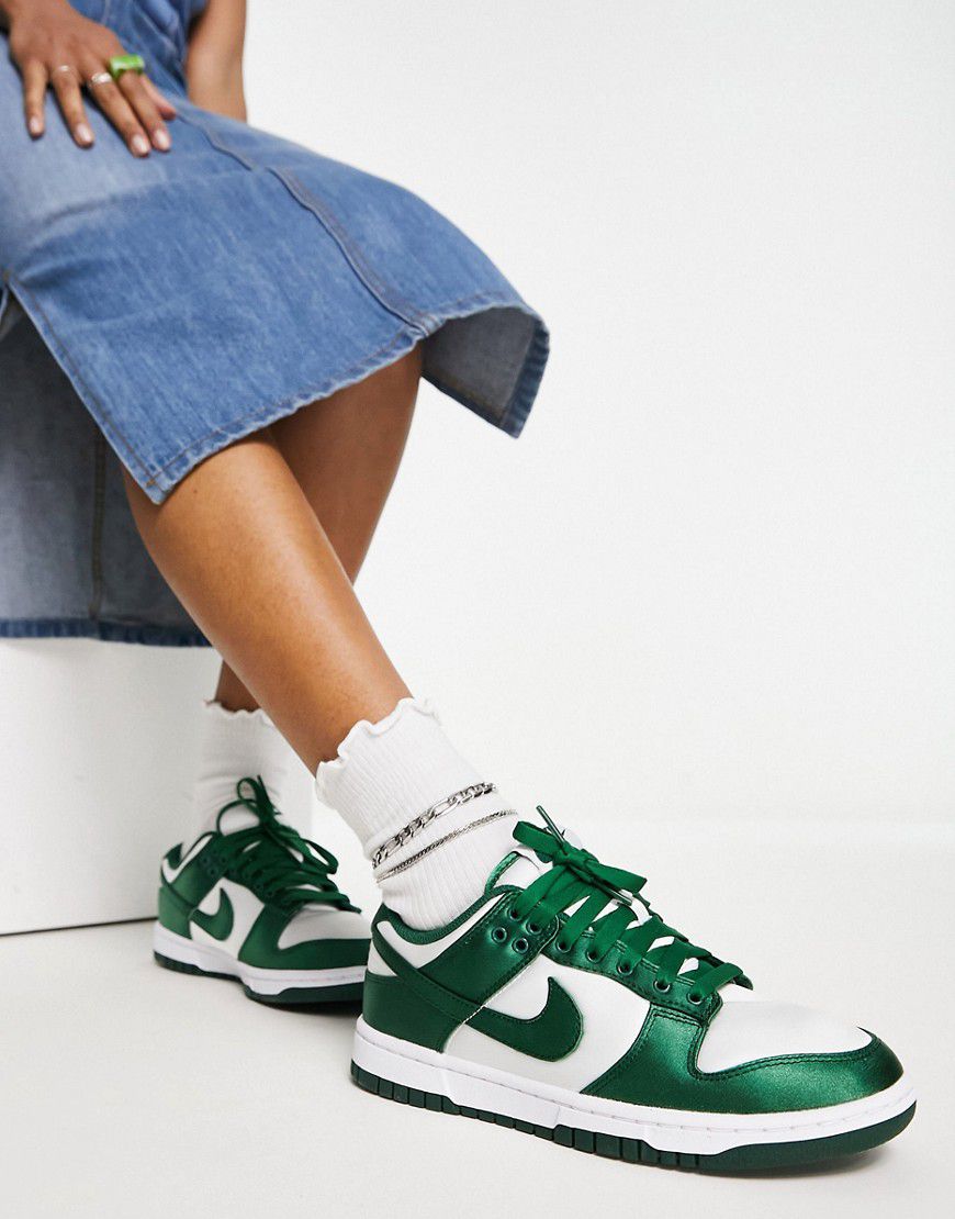 Dunk - Sneakers basse bianche e verde team di raso - Nike - Modalova