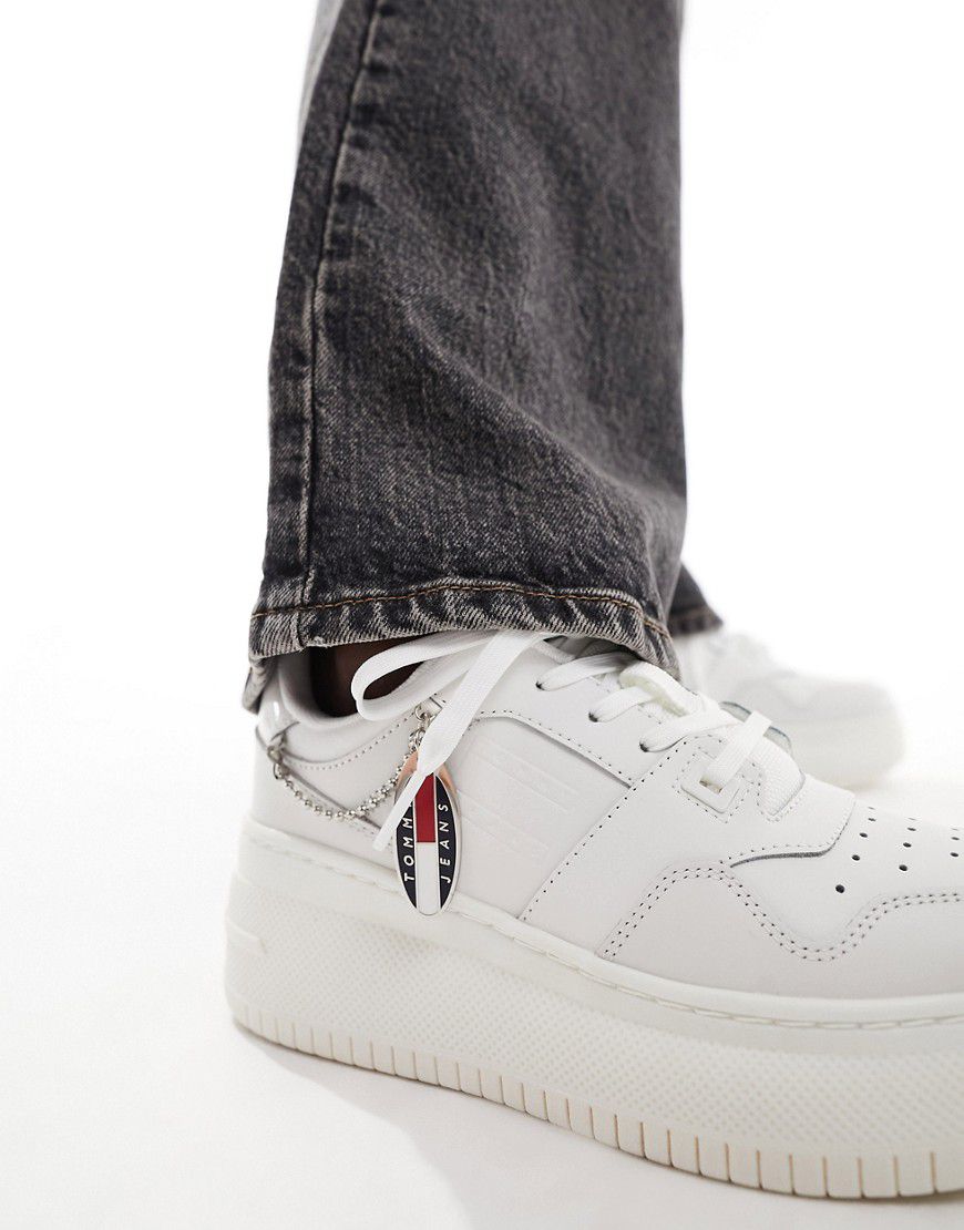 Sneakers rétro stile basket écru con suola flatform e ciondoli - Tommy Jeans - Modalova