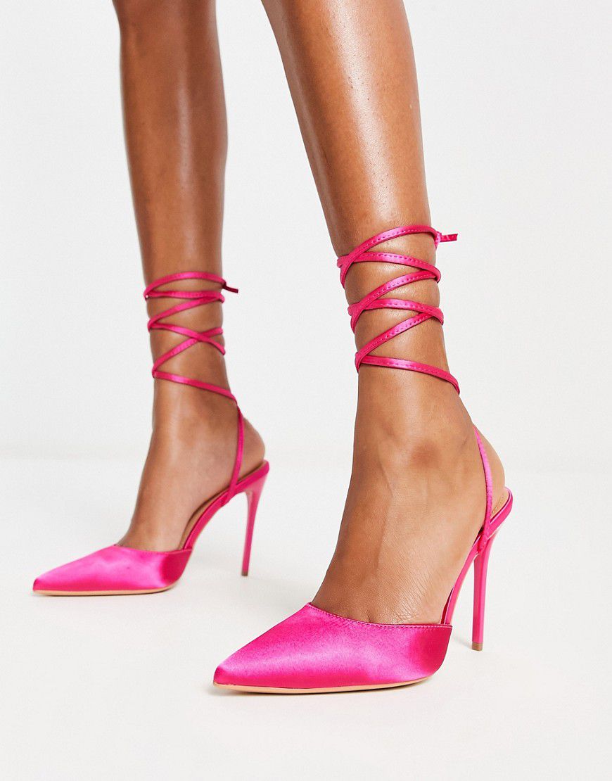 Scarpe a punta con tacco a spillo e allacciatura alla caviglia in raso rosa - Truffle Collection - Modalova