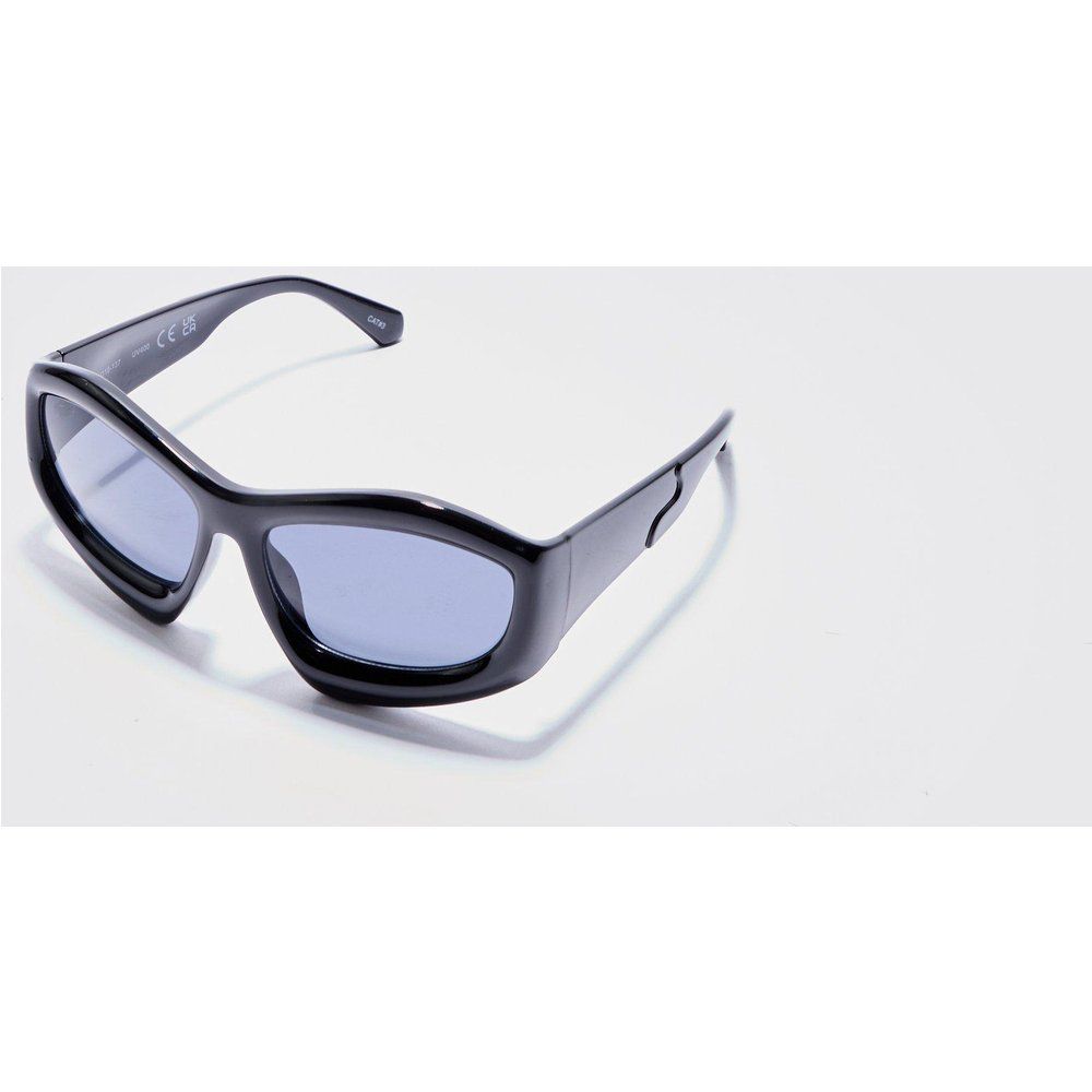 Chunky Plastic Sunglasses In Black - boohoo - Modalova
