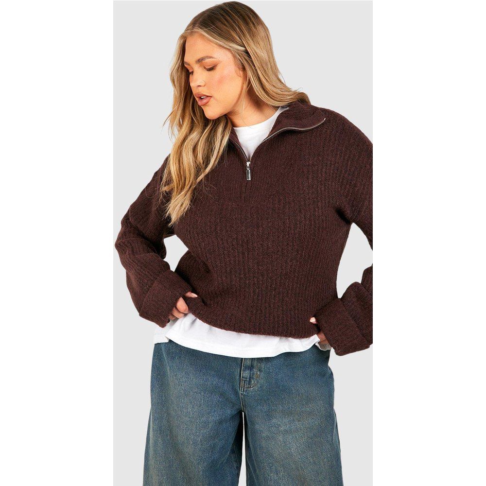Maglione Plus Size con collo a imbuto e zip corta - boohoo - Modalova